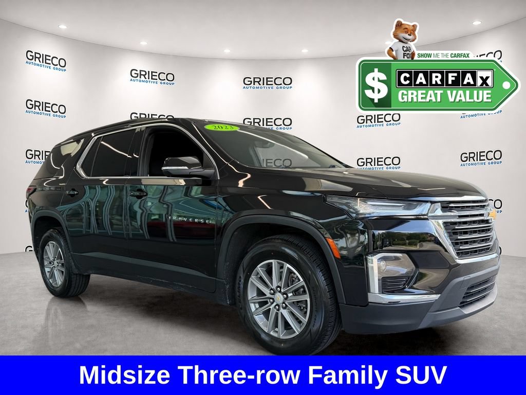 Used 2023 Chevrolet Traverse LT w/ Rear Camera Mirror Package AWD/4WD image 1