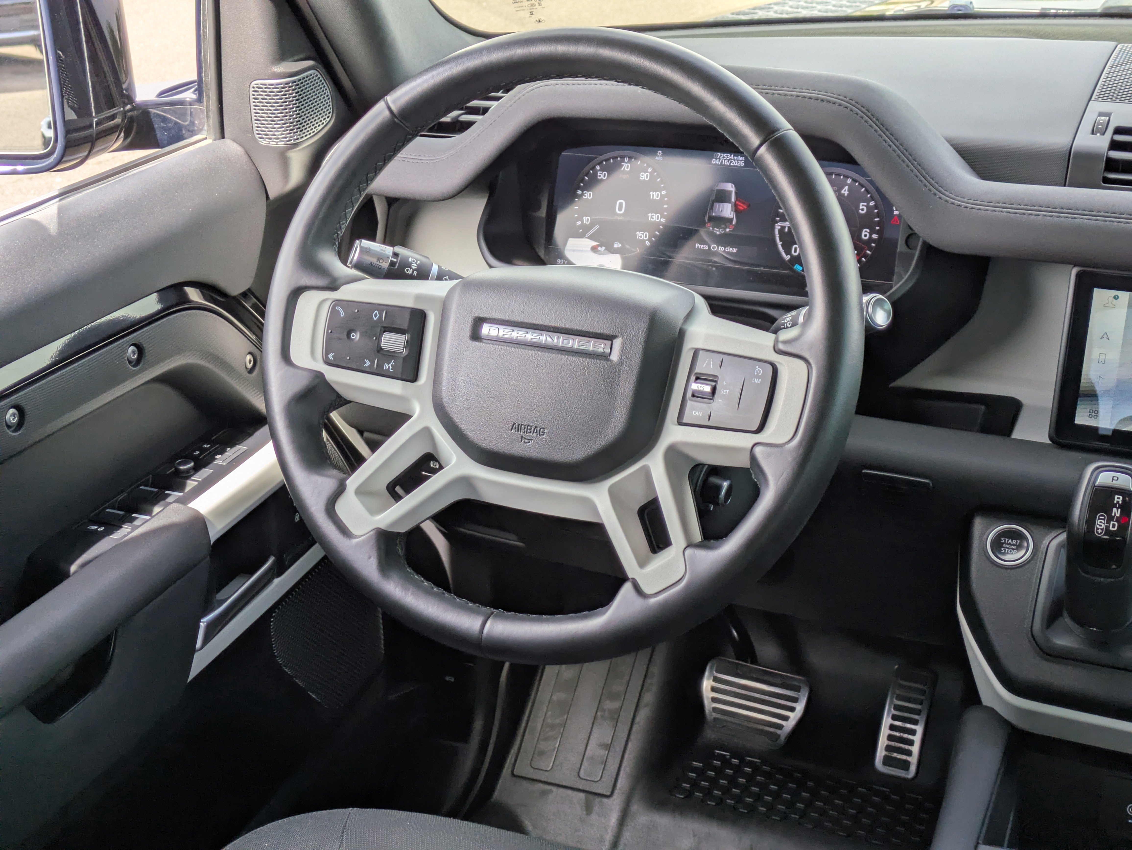 Used 2020 Land Rover Defender 110 SE image 16