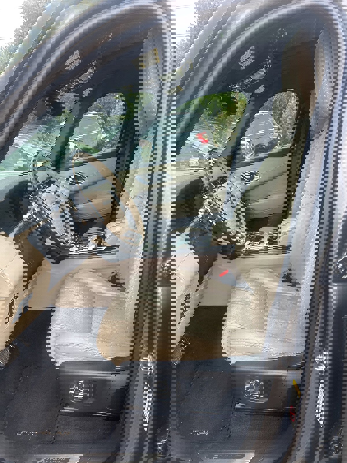 Used 2019 Land Rover Range Rover Velar R-Dynamic HSE image 8