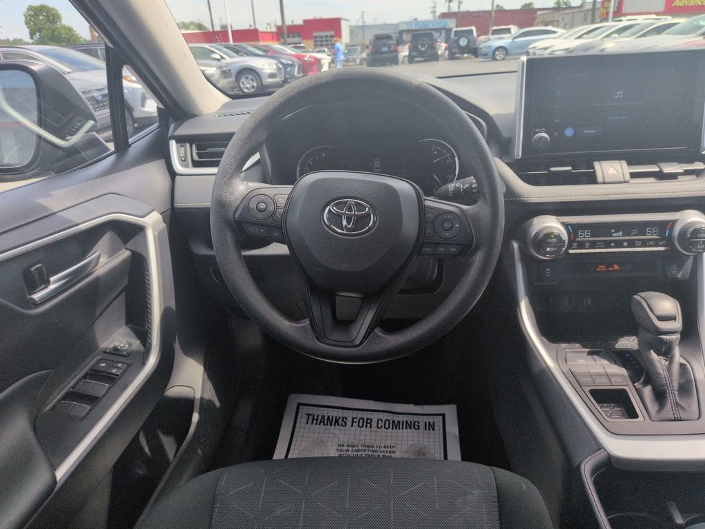 Used 2025 Toyota RAV4 XLE AWD/4WD image 13