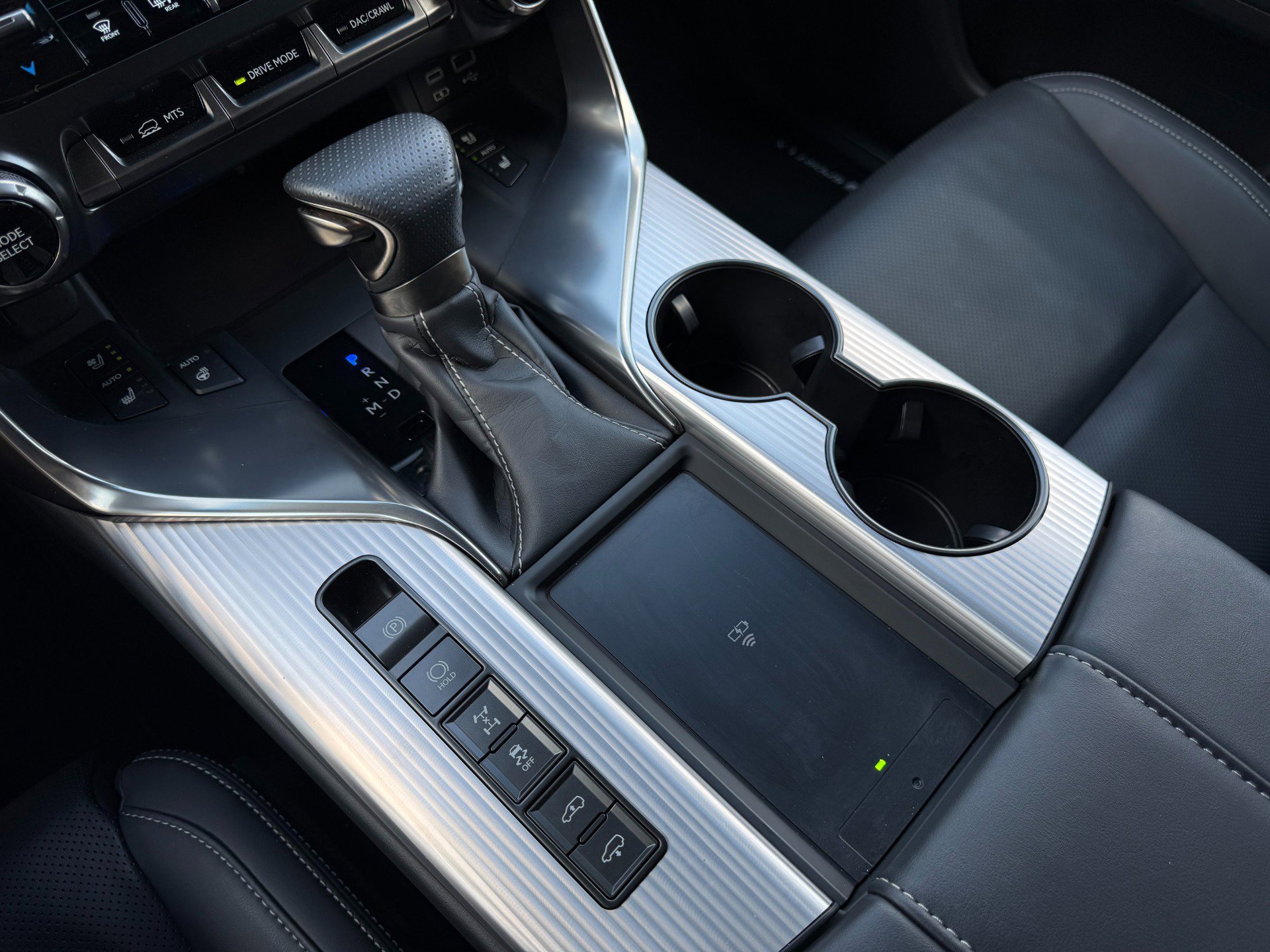 Used 2024 Lexus LX 600 F Sport image 41