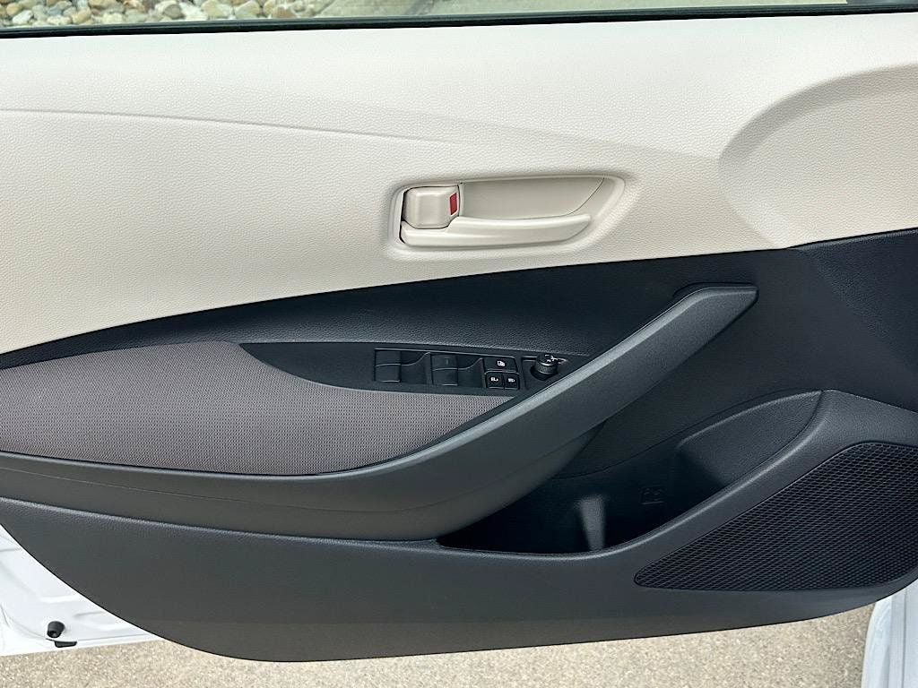 New 2026 Toyota Corolla LE w/ LE Premium Package FWD image 10