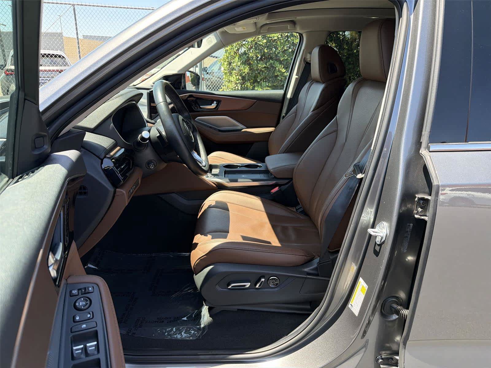 Certified 2025 Acura MDX w/ Technology Package AWD/4WD image 12