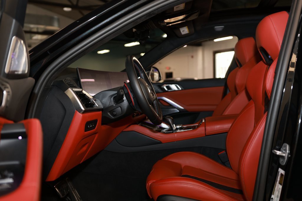 Used 2025 BMW X6 M Competition w/ Executive Package image 10
