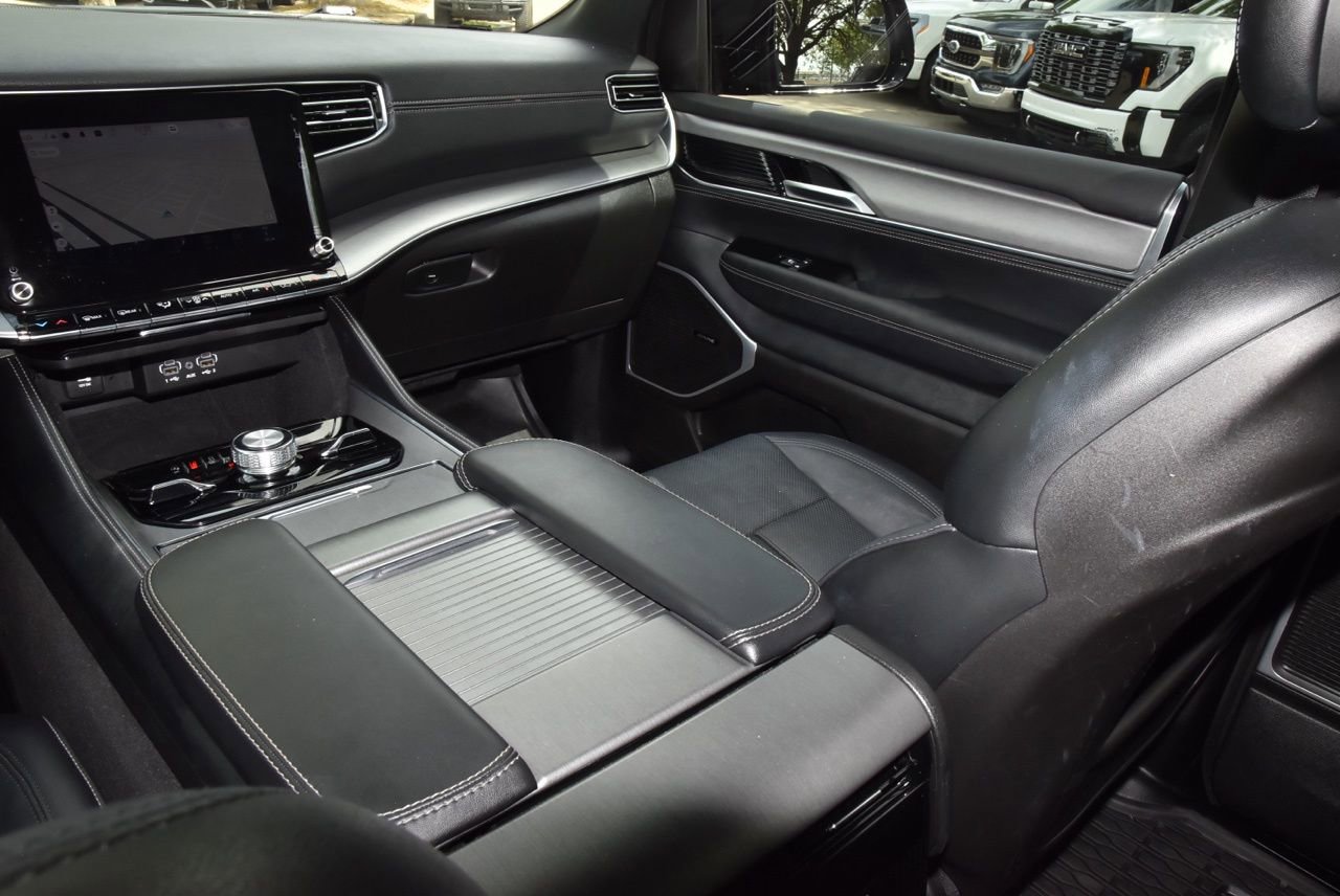 Used 2024 Jeep Wagoneer Series II w/ Convenience Group I image 18