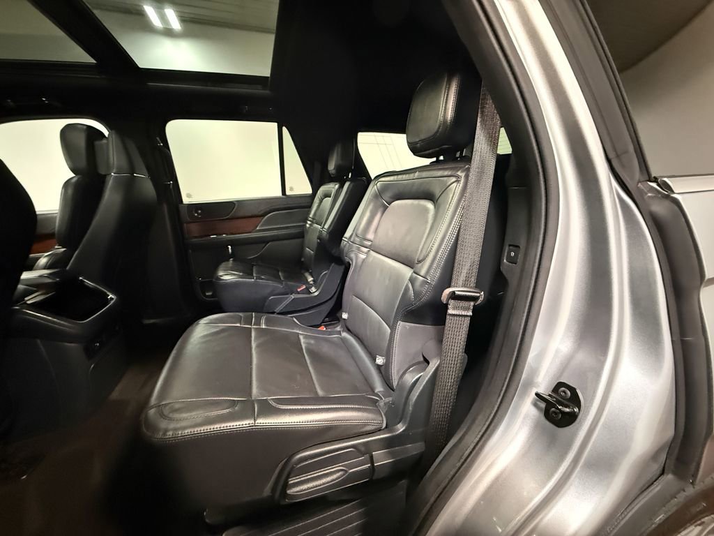 Used 2023 Lincoln Navigator Reserve image 8