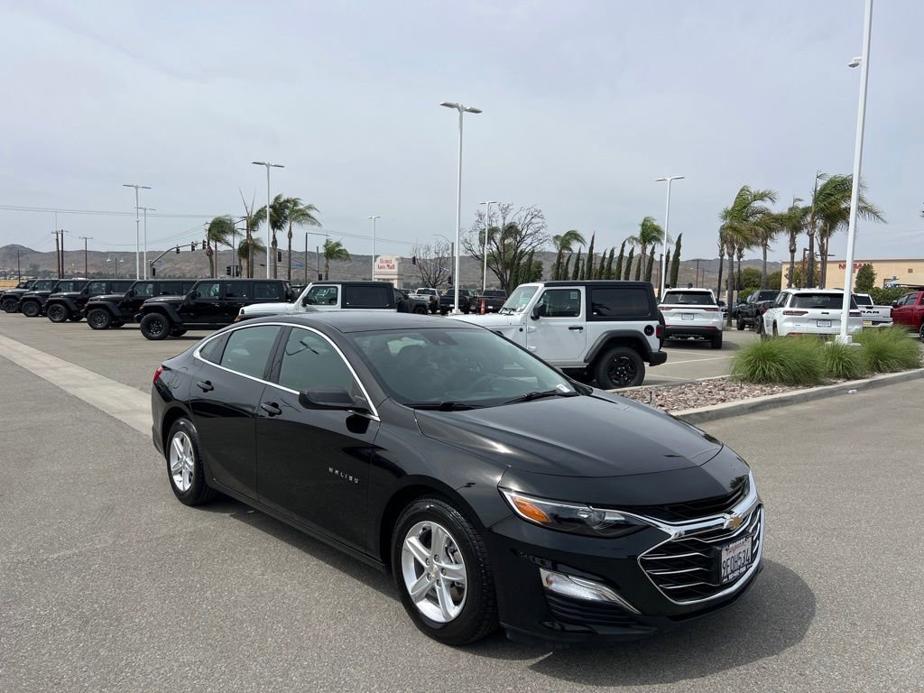 Used 2023 Chevrolet Malibu LS image 2