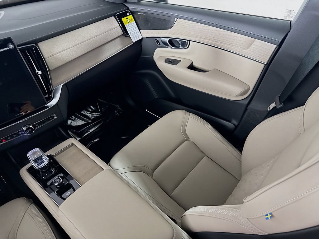 New 2026 Volvo XC90 B6 Plus w/ Protection Package Premier AWD/4WD image 24