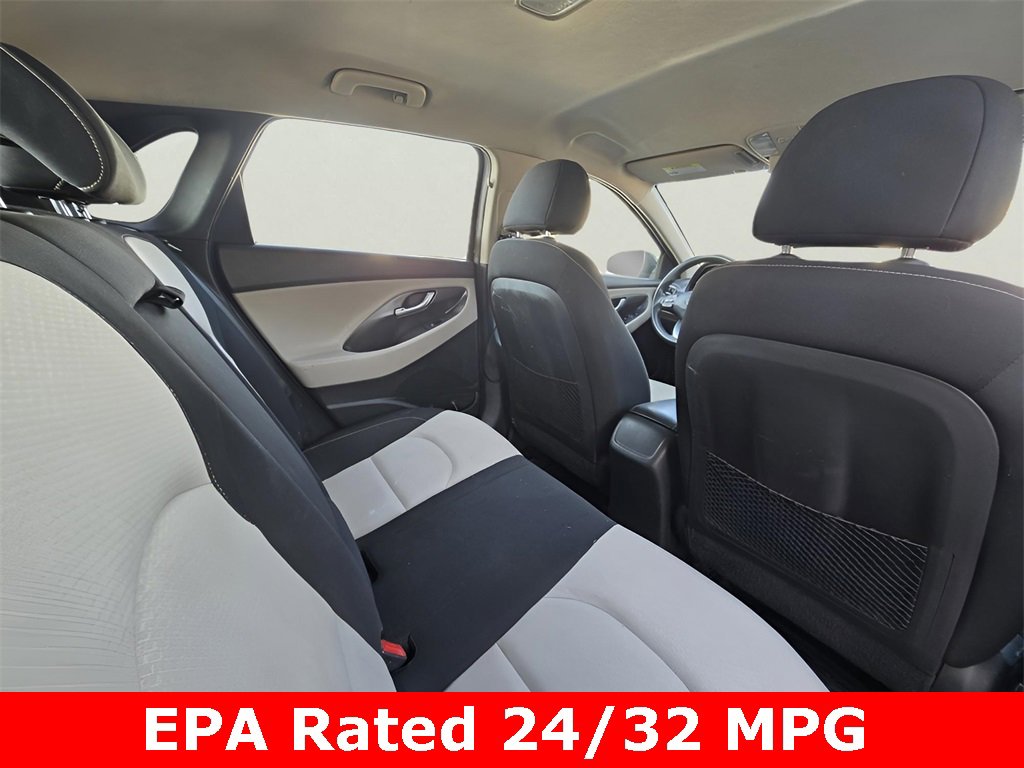 Used 2018 Hyundai Elantra GT image 34