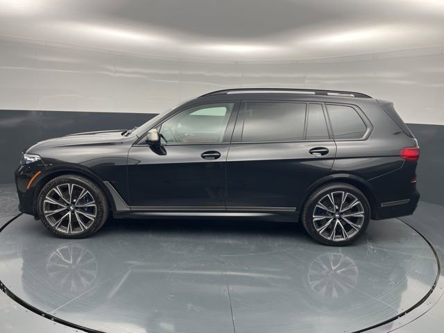 Used 2021 BMW X7 M50i w/ Cold Weather Package image 4