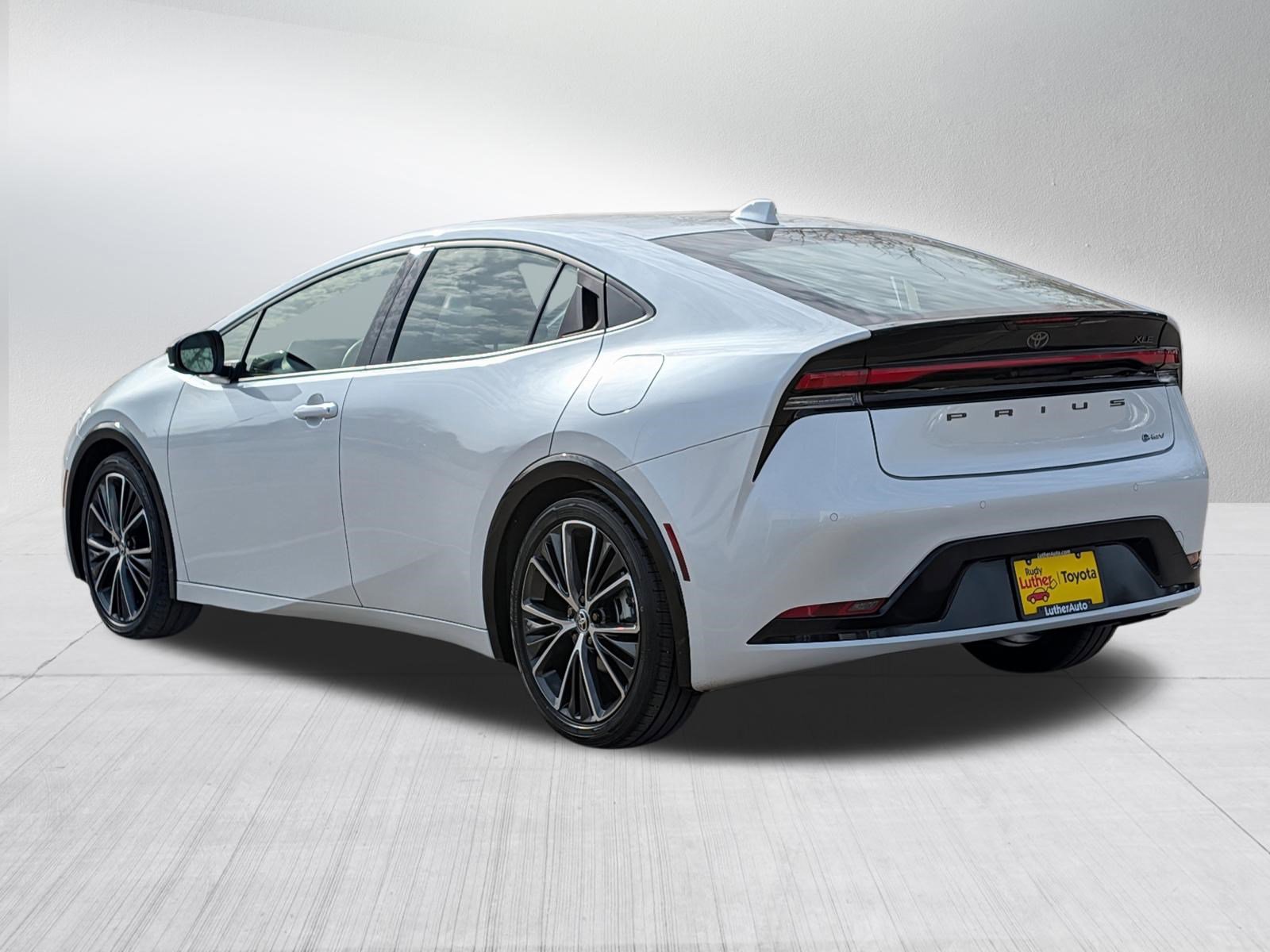 Used 2024 Toyota Prius XLE image 5