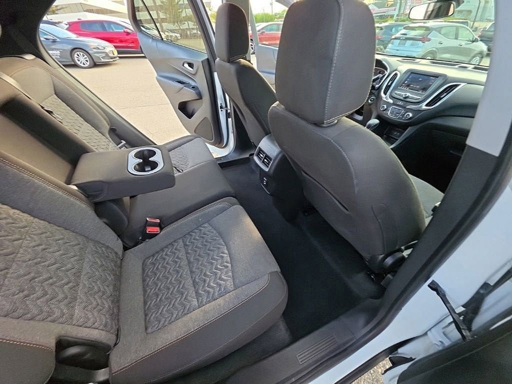 Used 2023 Chevrolet Equinox LT AWD/4WD image 23