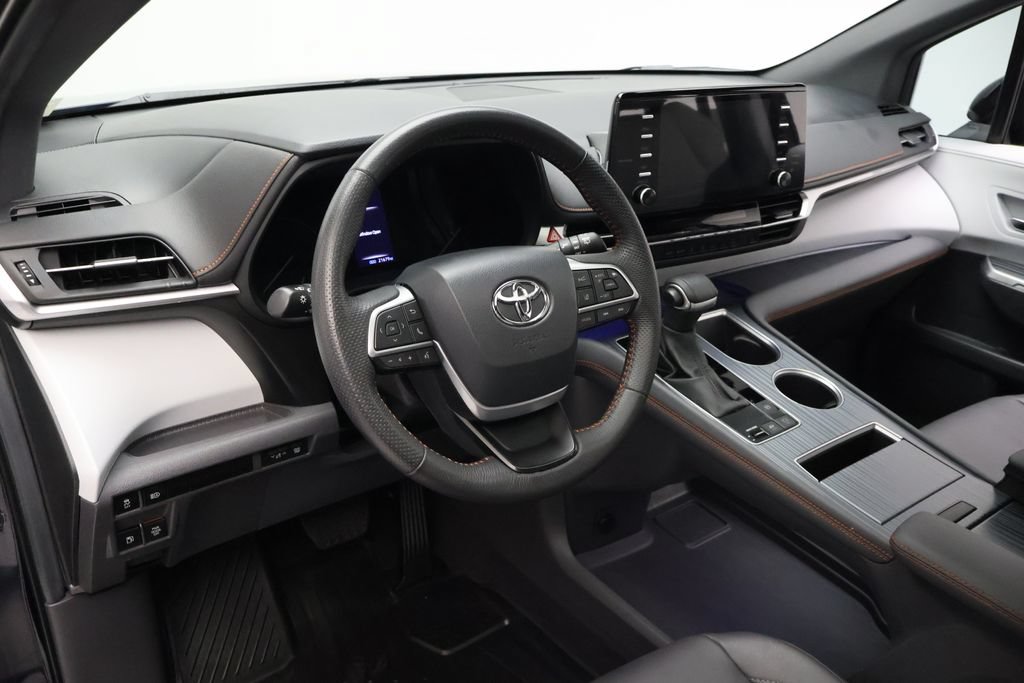 Certified 2024 Toyota Sienna XSE FWD image 15
