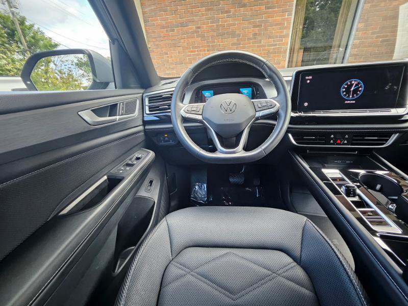 Used 2024 Volkswagen Atlas Cross Sport SE AWD/4WD image 3