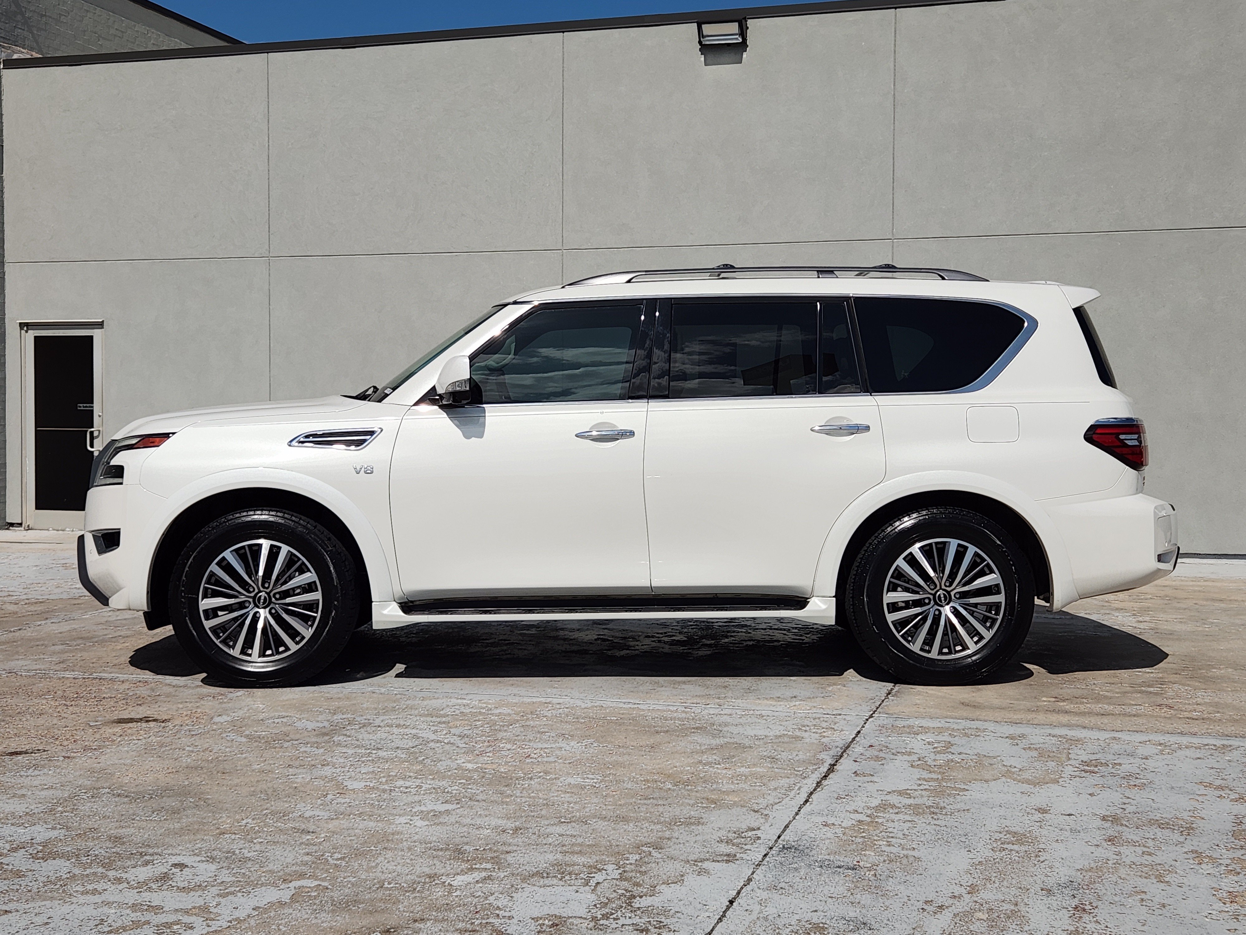 Used 2022 Nissan Armada SL RWD image 6
