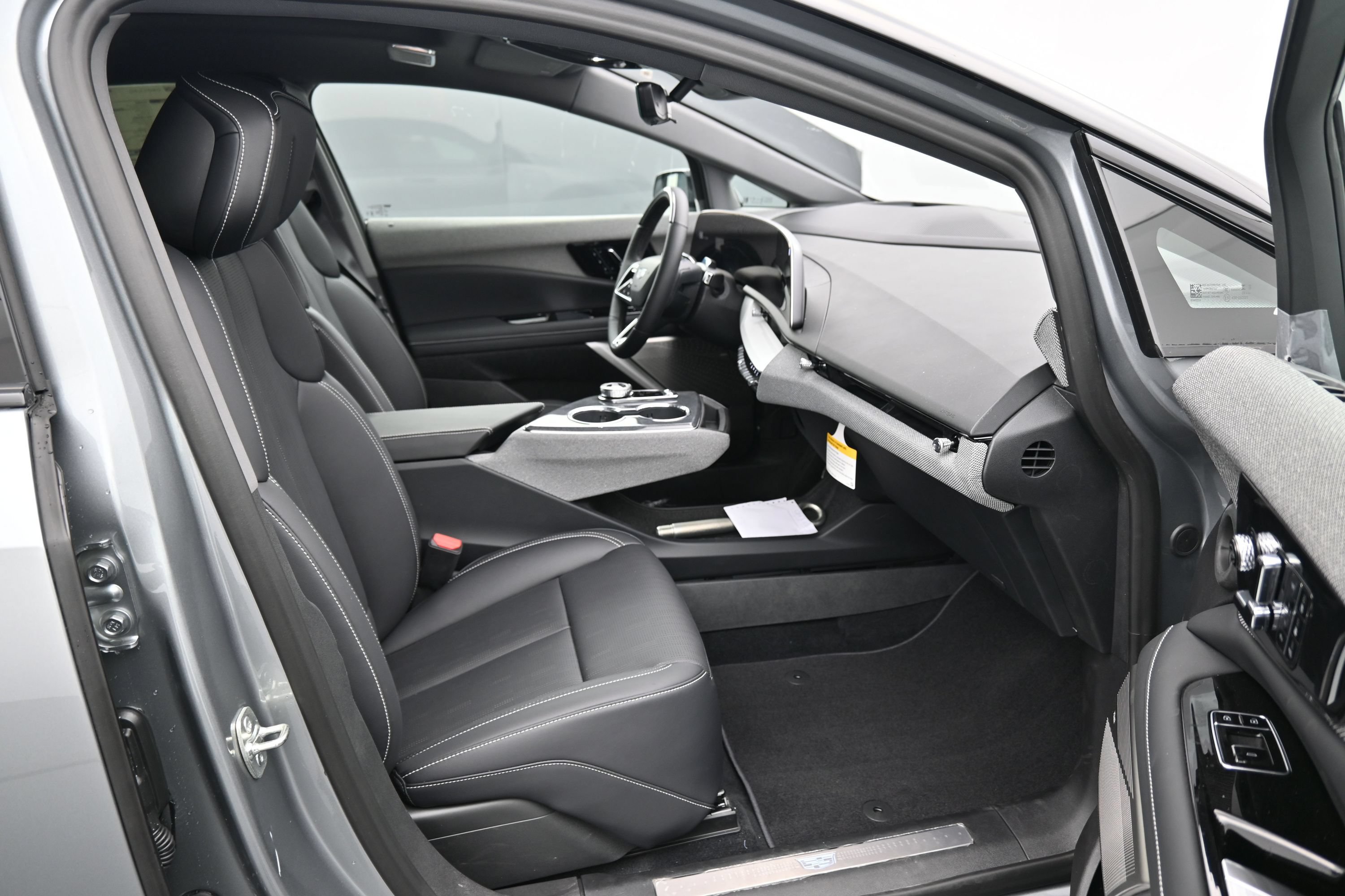 New 2026 Cadillac Optiq Sport 2 w/ LPO, Floor Liner Package AWD/4WD image 13