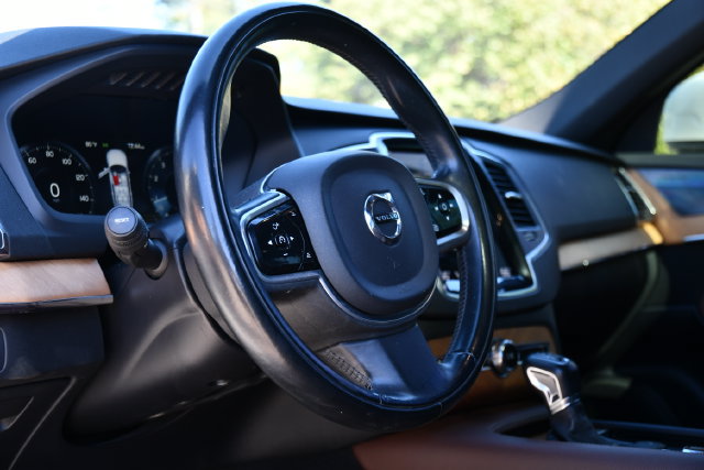 Used 2022 Volvo XC90 T6 Momentum w/ Climate Package AWD/4WD image 10