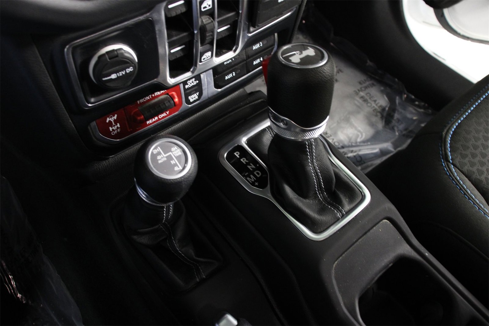 Used 2024 Jeep Wrangler Unlimited Rubicon 4xe w/ Technology Group image 15