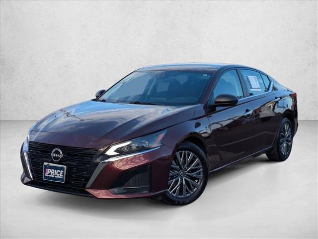 Used 2024 Nissan Altima 2.5 SV