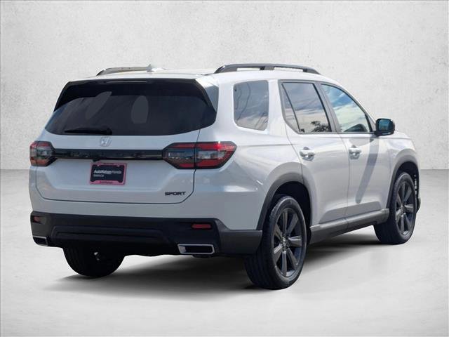 Used 2025 Honda Pilot Sport image 5
