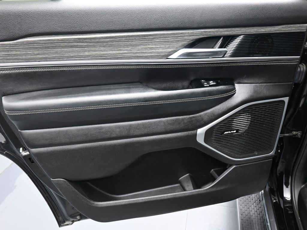 Used 2022 Jeep Wagoneer Series III w/ Flexible Seating Group image 13