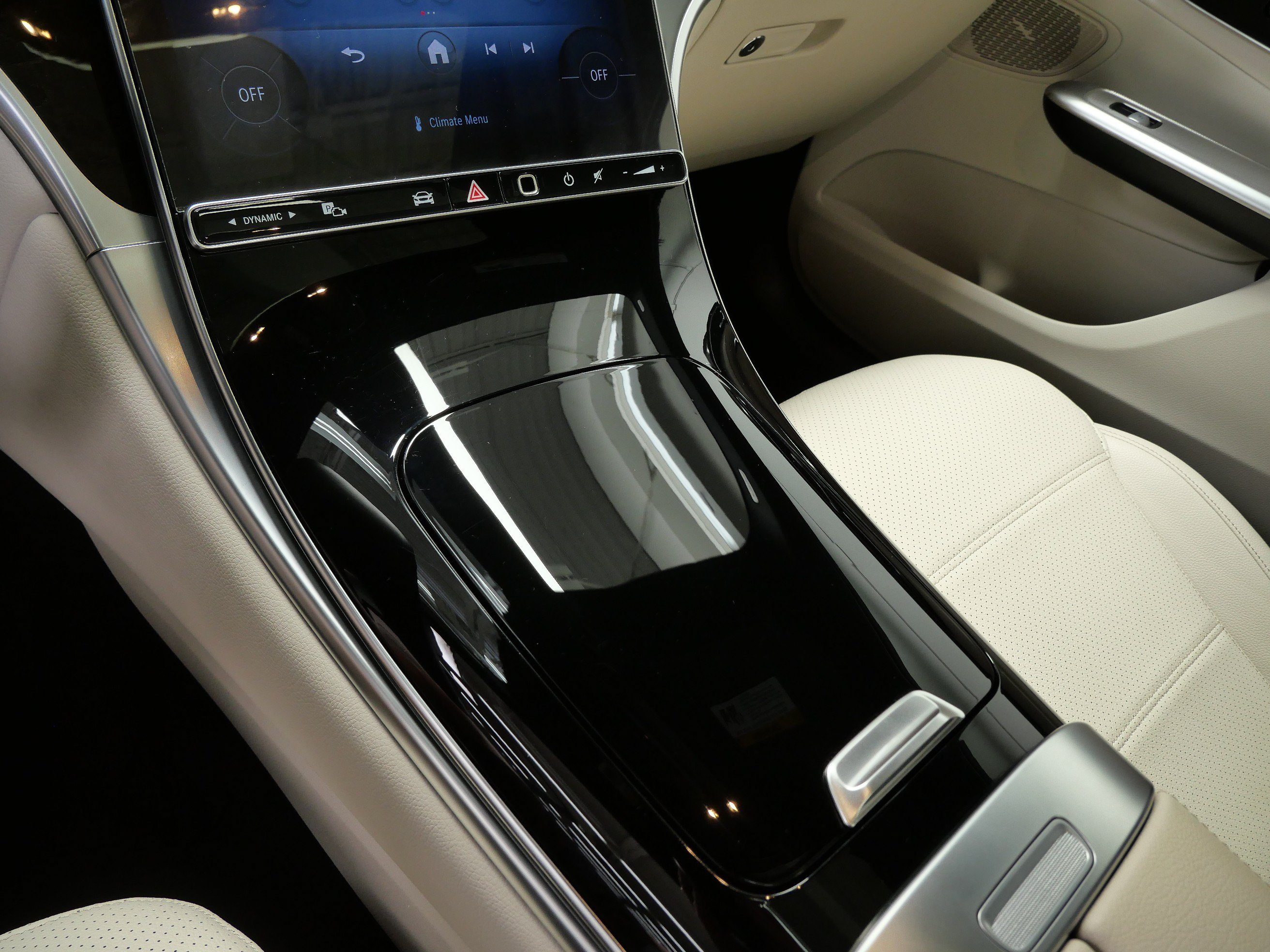 Used 2023 Mercedes-Benz GLC 300 4MATIC image 21