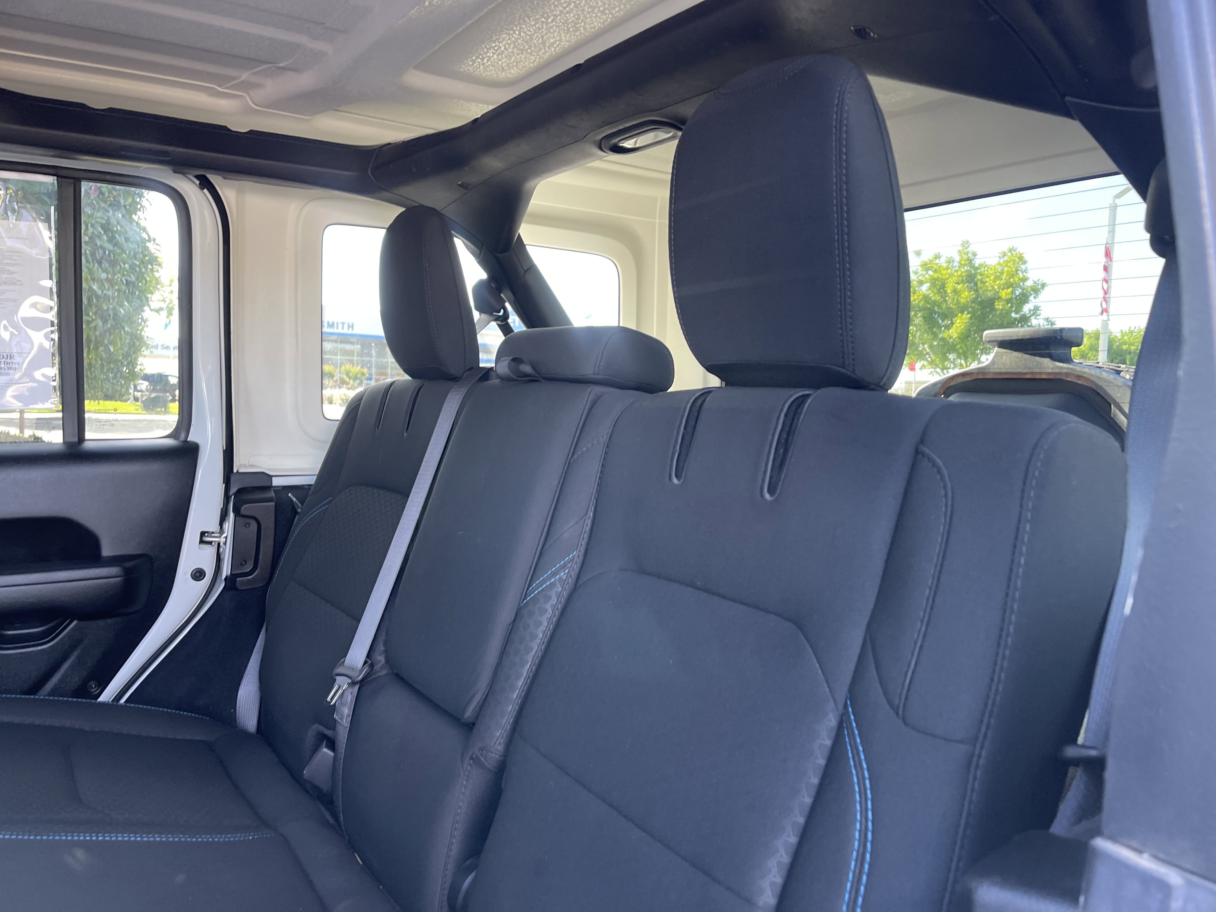Used 2024 Jeep Wrangler Unlimited Rubicon 4xe AWD/4WD image 17