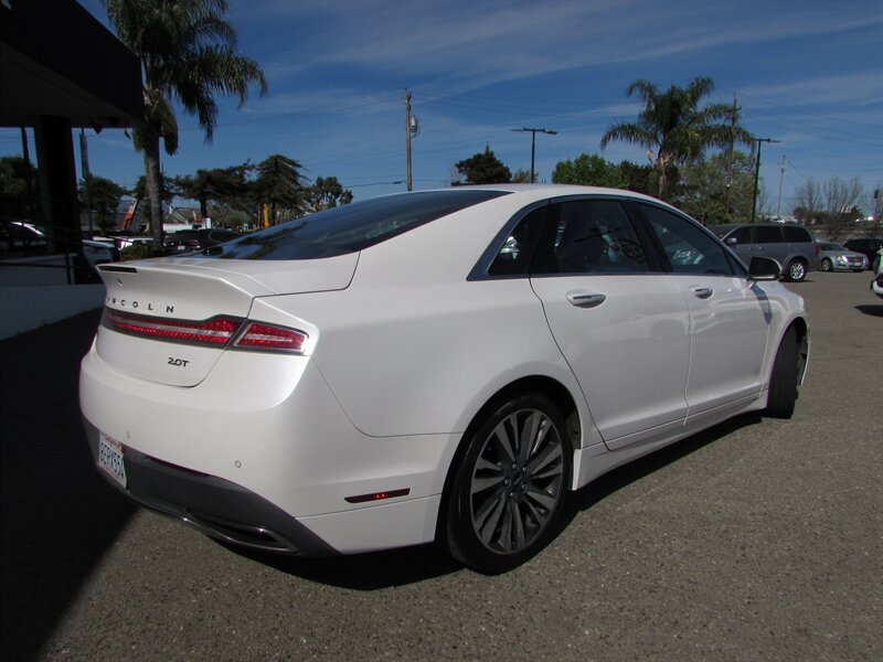Used 2018 Lincoln MKZ Reserve FWD image 4