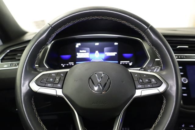 Used 2023 Volkswagen Tiguan SE R-Line image 17