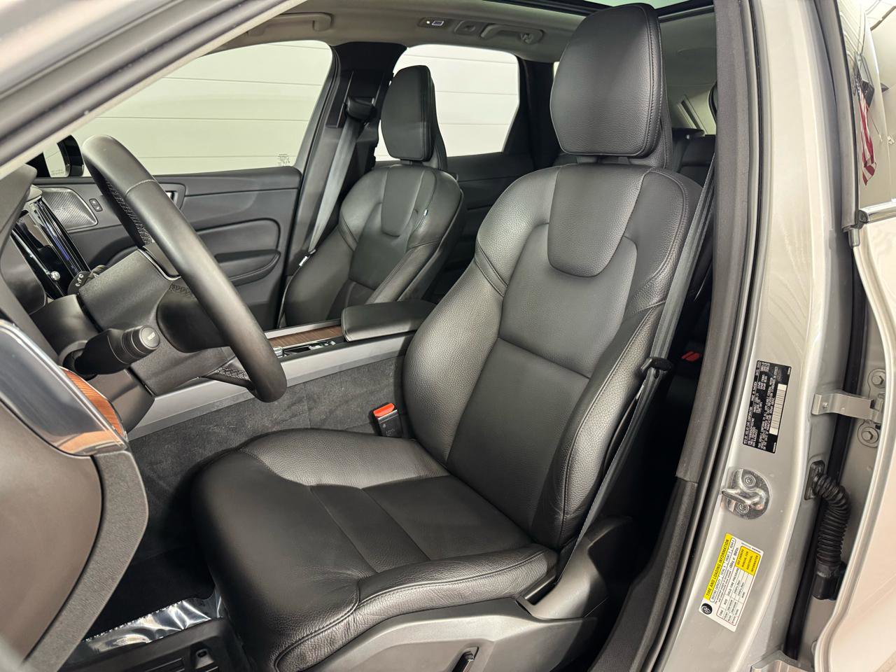 Used 2023 Volvo XC60 T8 Plus w/ Climate Package image 14