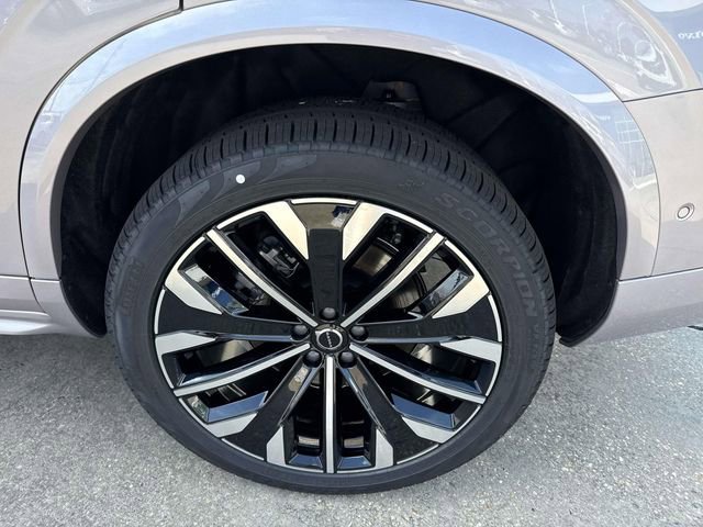 New 2026 Volvo XC90 B6 Plus w/ Protection Package Premier image 5