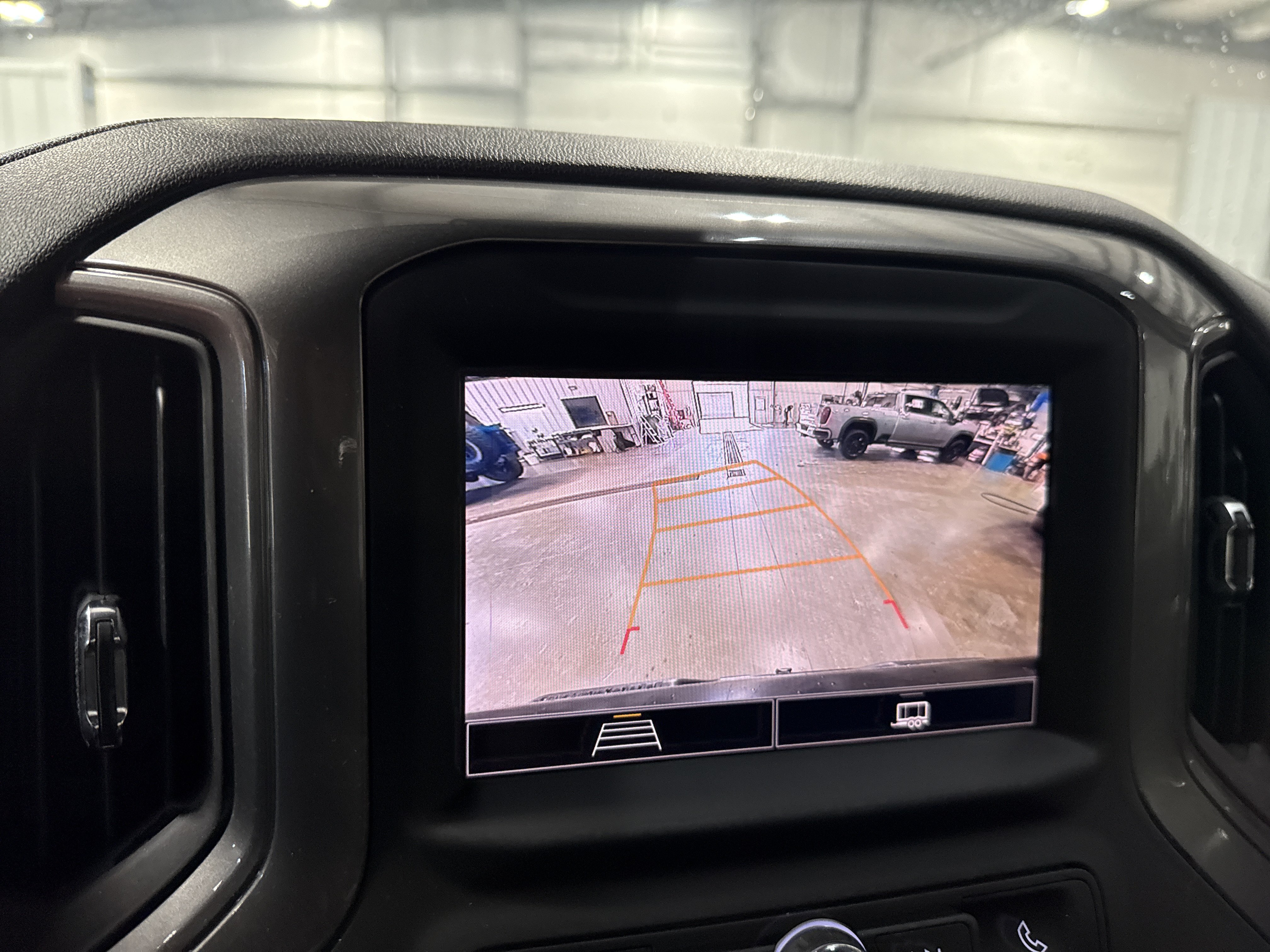 Used 2025 Chevrolet Silverado 1500 Custom Trail Boss w/ LPO, Dark Essentials Package AWD/4WD image 13