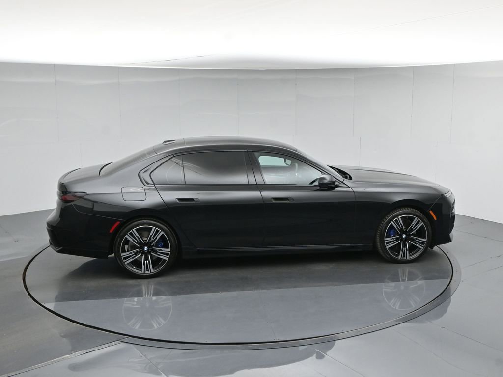 Used 2023 BMW 740i w/ Parking Assistance Package image 43