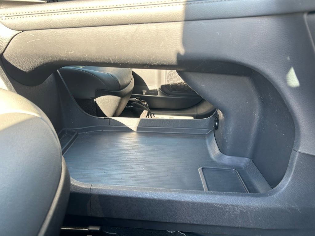 Used 2024 Toyota Sienna XLE image 41