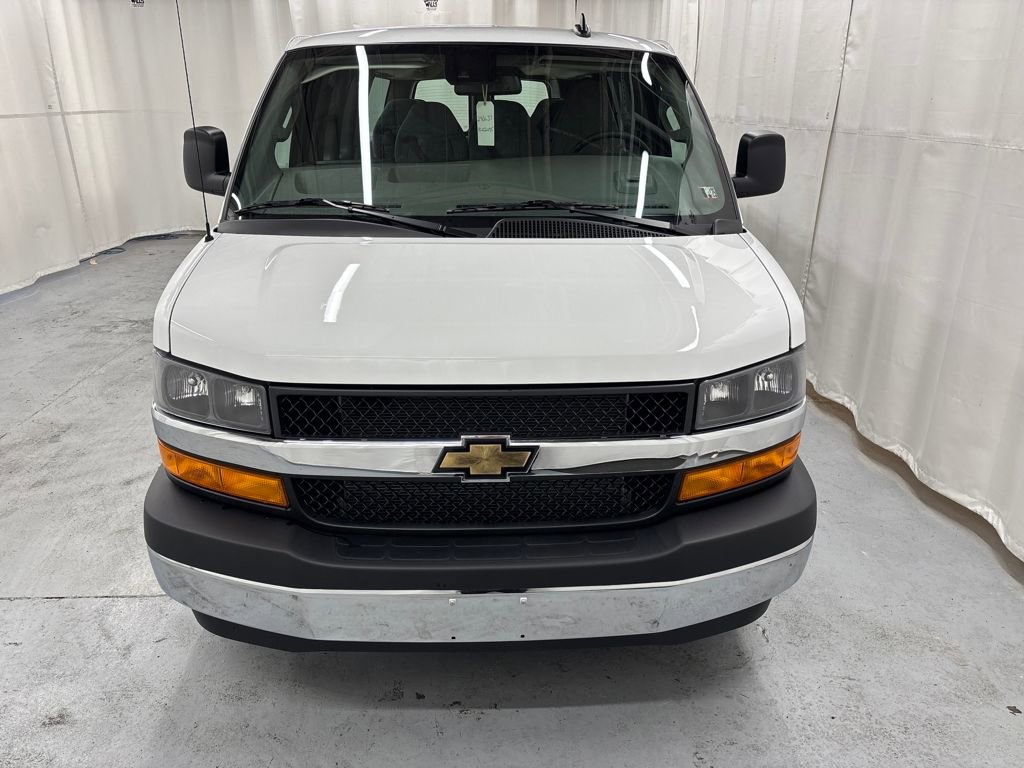 New 2024 Chevrolet Express 3500 Extended RWD image 8
