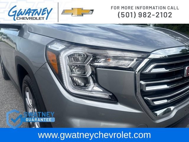 Used 2024 GMC Terrain SLT AWD/4WD image 13