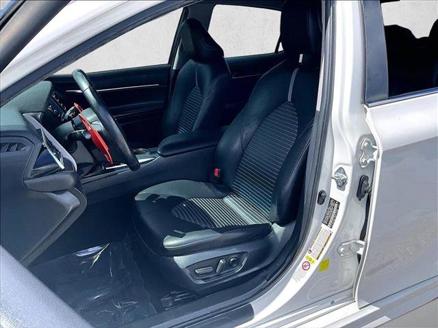 Used 2018 Toyota Camry SE image 23
