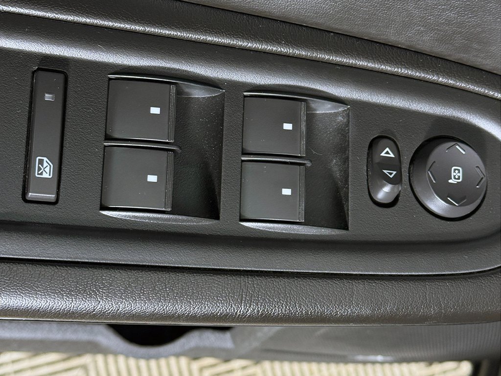 Used 2016 Chevrolet Traverse LT w/ Traveler's Package image 32