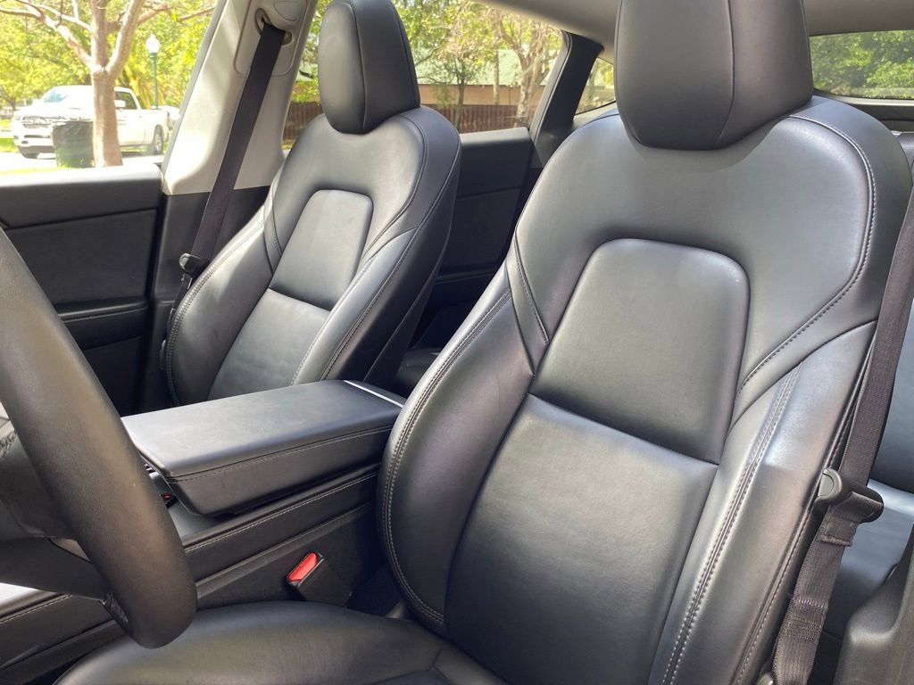 Used 2025 Tesla Model Y Long Range image 33