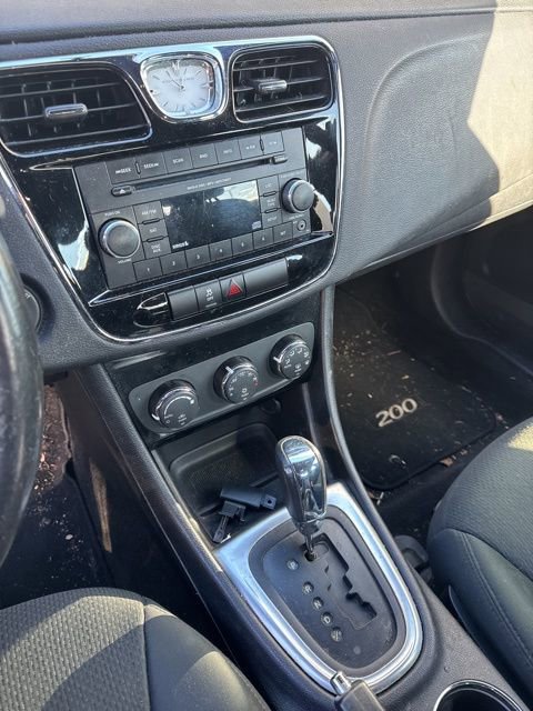 Used 2012 Chrysler 200 Touring image 16