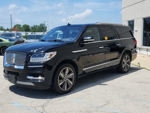 Used 2019 Lincoln Navigator L Reserve w/ Cargo Package AWD/4WD image 2