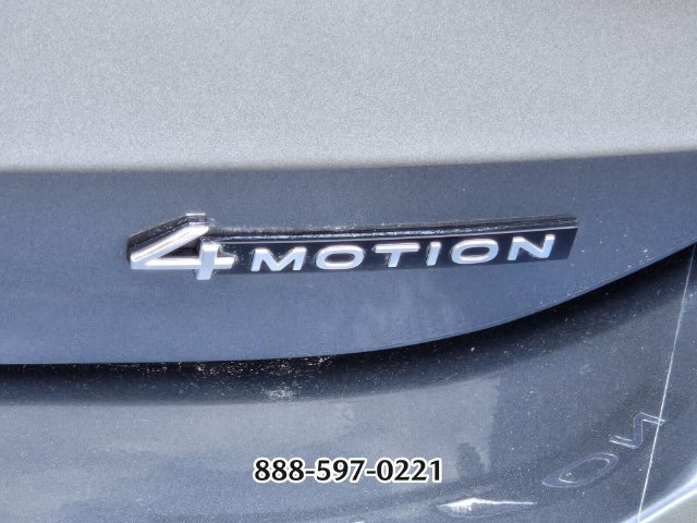 Used 2025 Volkswagen Tiguan SE R-Line AWD/4WD image 16