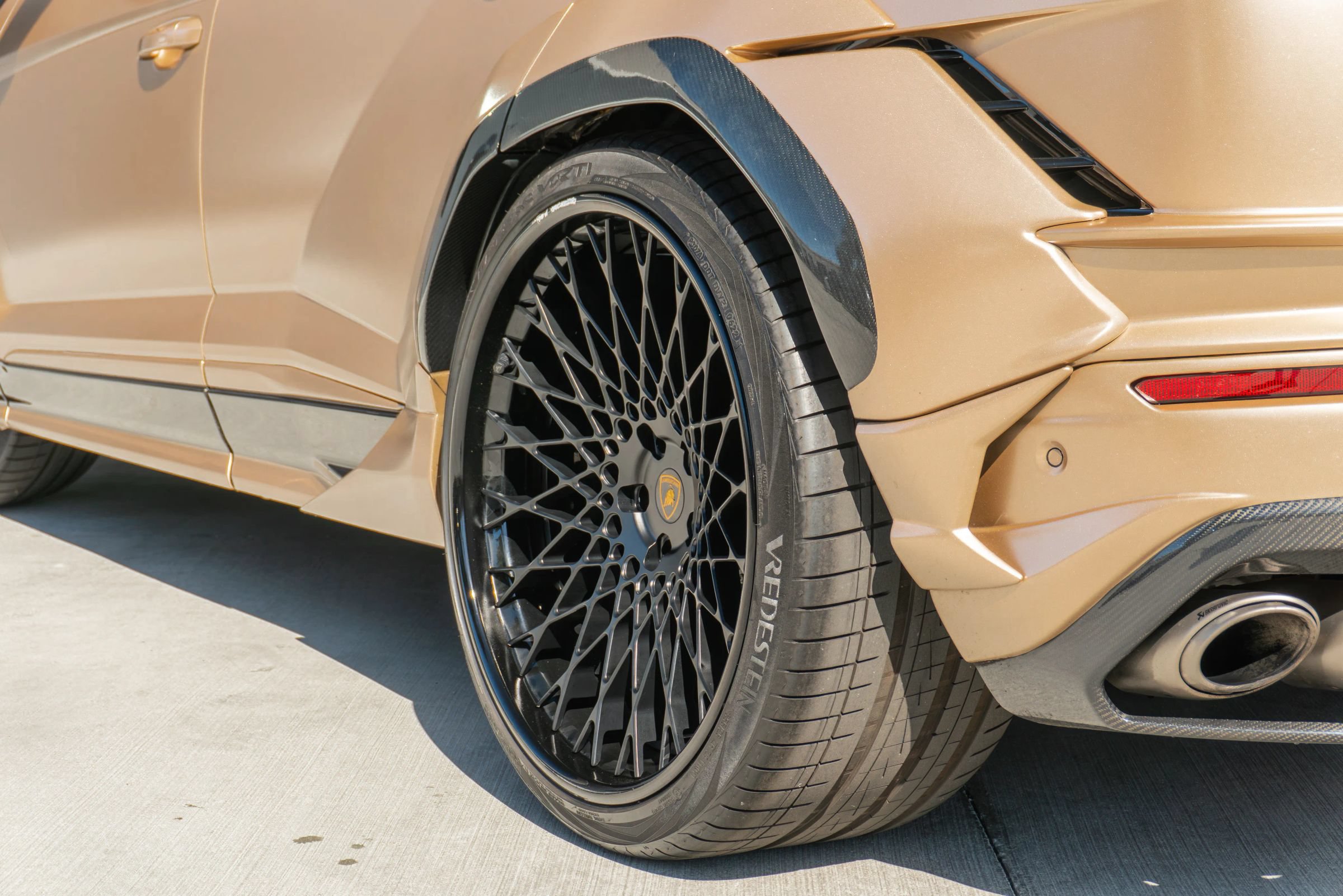 Used 2023 Lamborghini Urus Performante AWD/4WD image 48