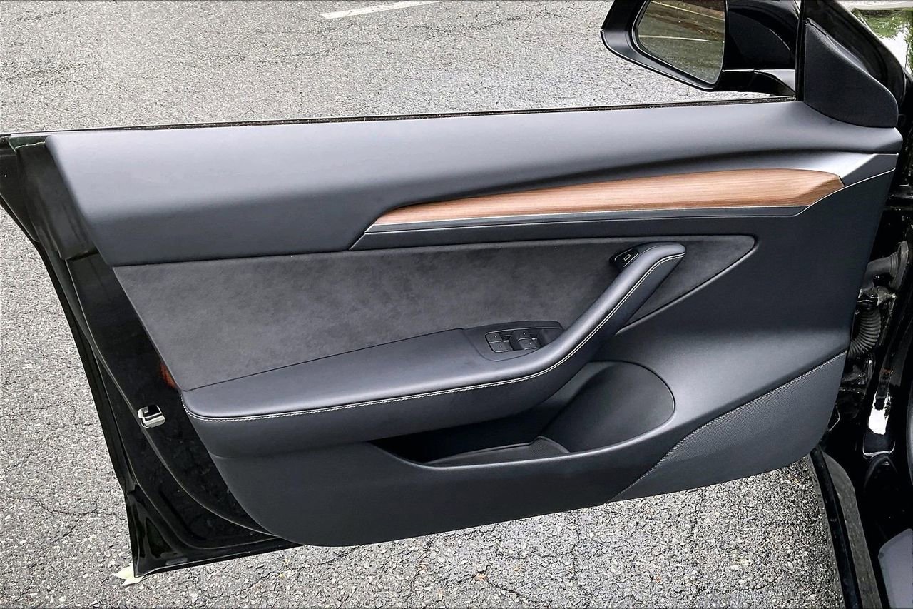 Used 2022 Tesla Model 3 Long Range AWD/4WD image 28