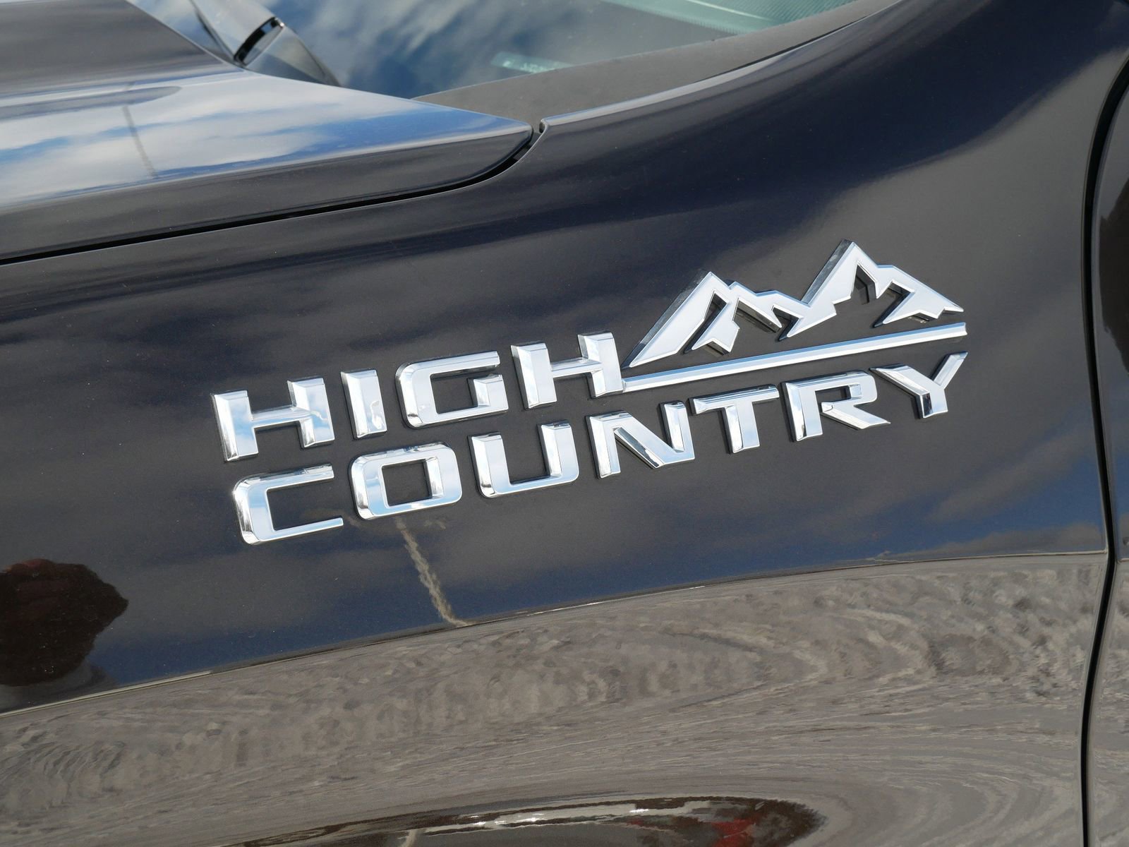 Used 2019 Chevrolet Silverado 1500 High Country w/ Safety Package II image 9