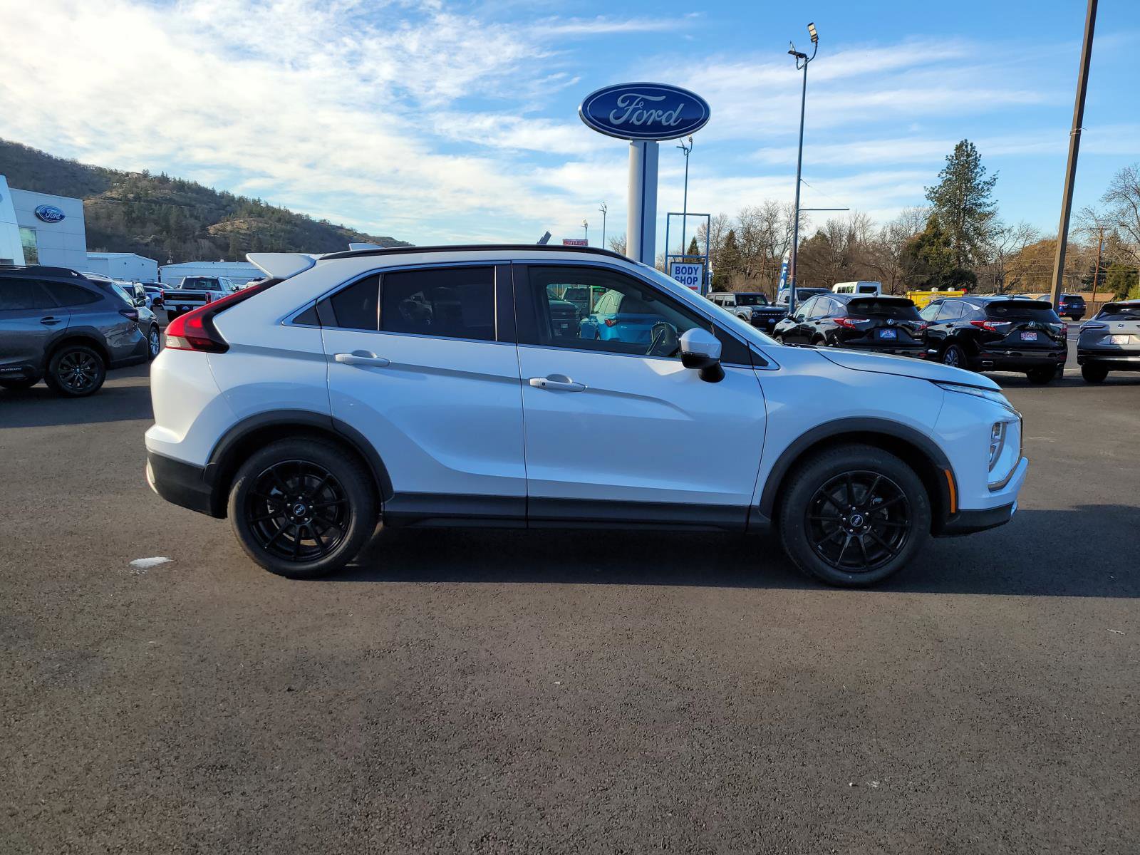 Used 2022 Mitsubishi Eclipse Cross SE image 24