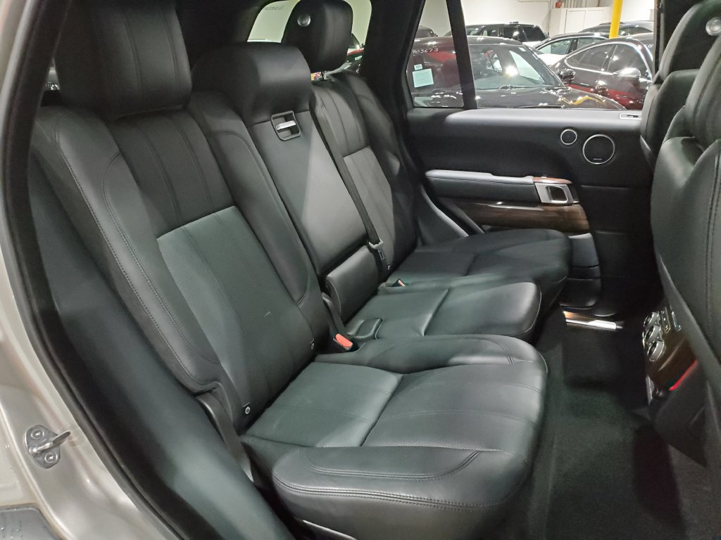 Used 2017 Land Rover Range Rover Supercharged AWD/4WD image 19