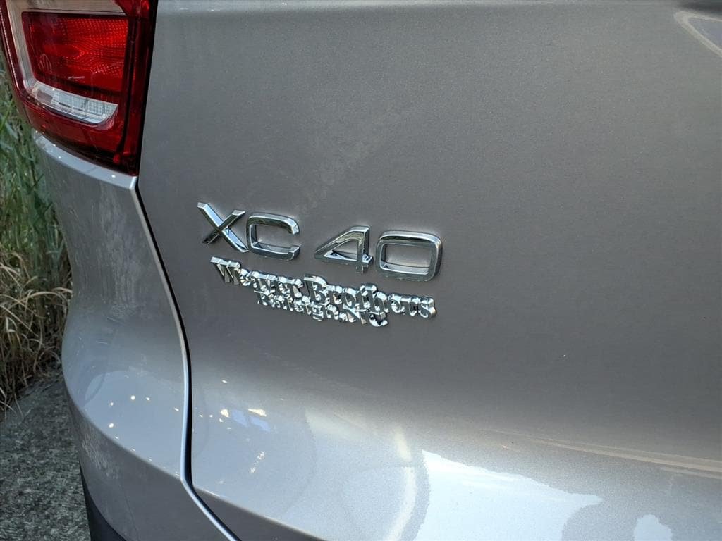 New 2026 Volvo XC40 B5 Plus w/ Protection Package Premier AWD/4WD image 5