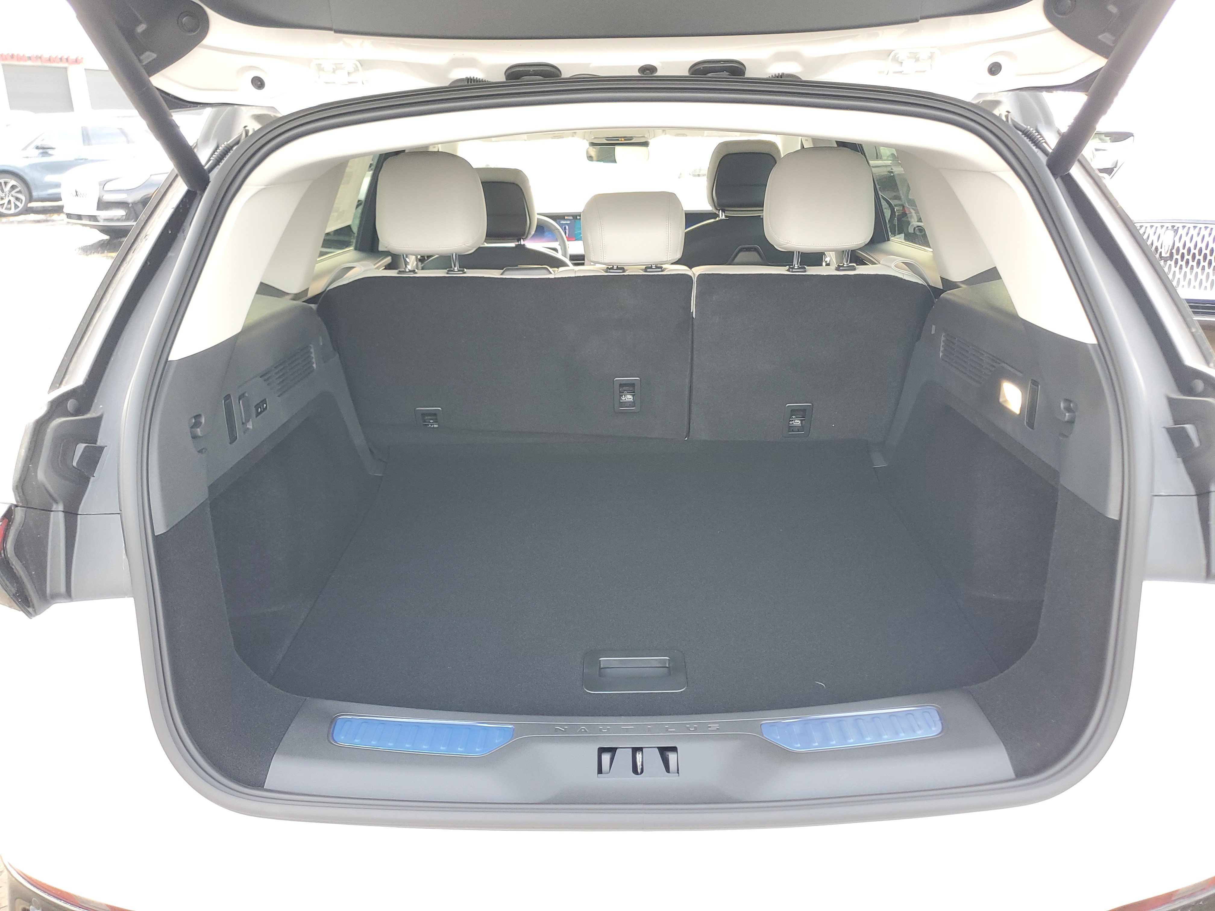 New 2026 Lincoln Nautilus Premier w/ Equipment Group 102A image 32