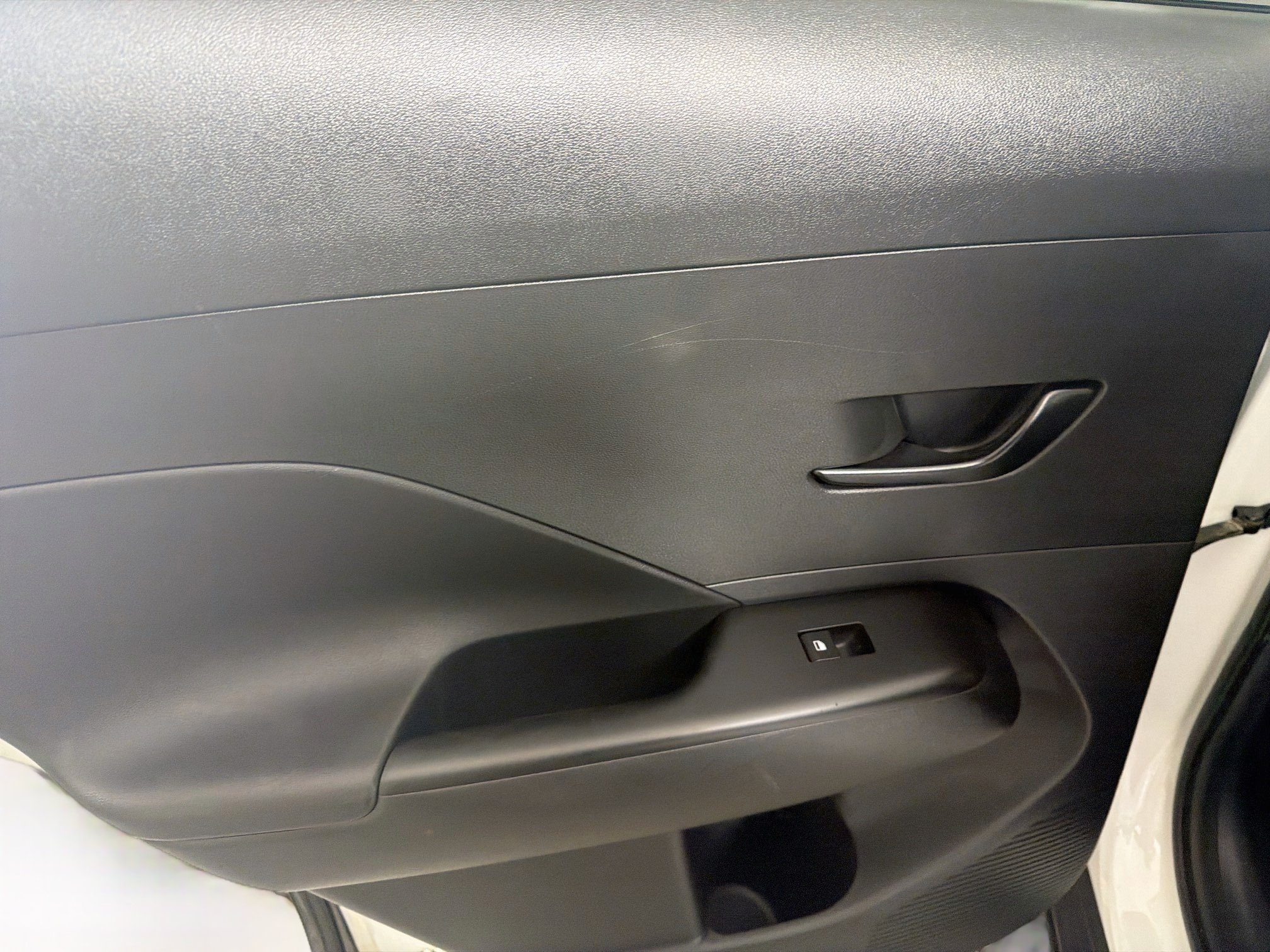 Used 2025 Hyundai Kona SEL FWD image 24